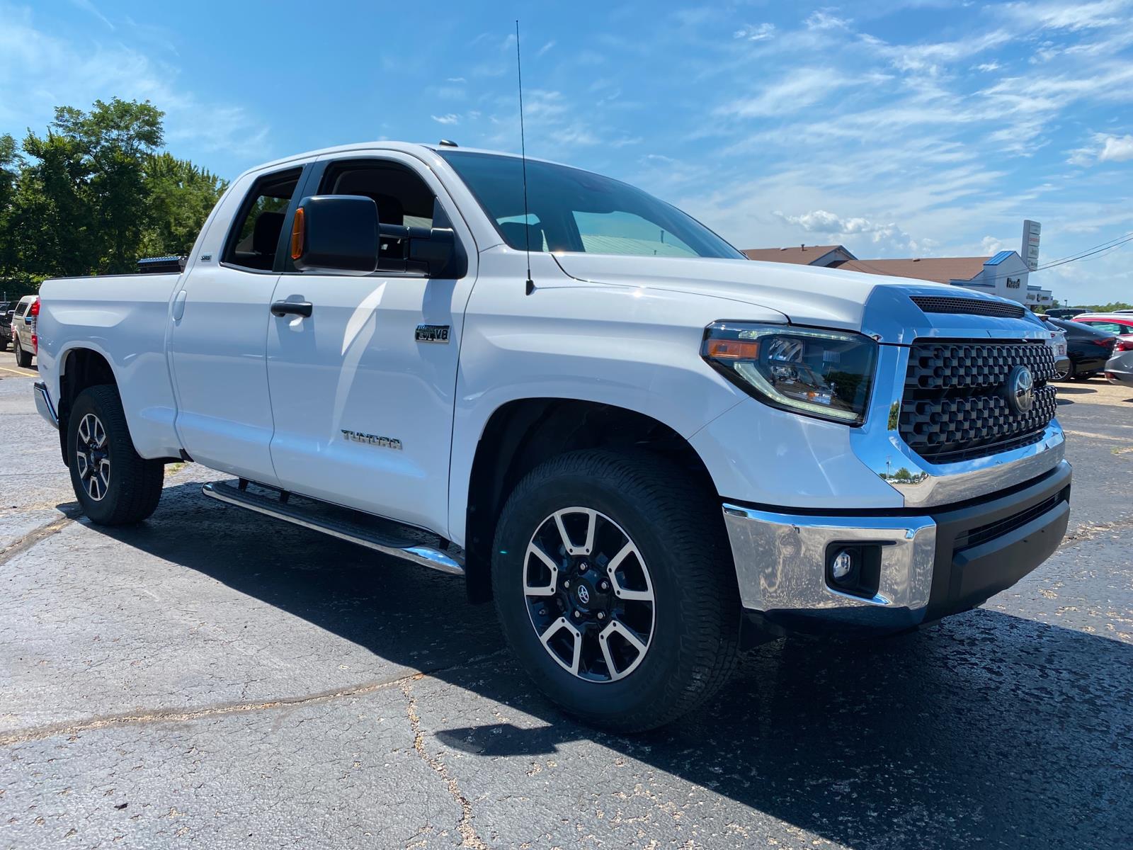 Pre-Owned 2019 Toyota Tundra 4WD SR5 Four Wheel Drive Double Cab