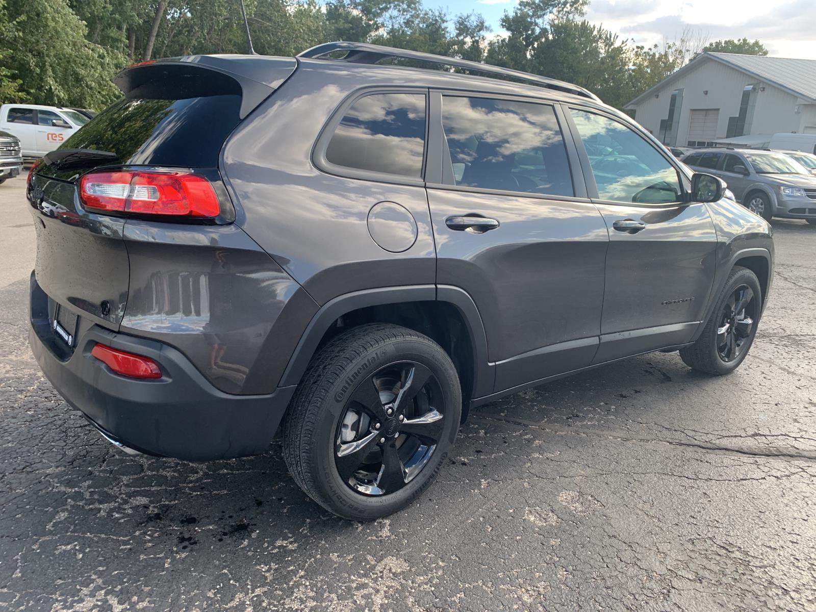 Pre-Owned 2018 Jeep Cherokee Latitude Front Wheel Drive Sport Utility Tire Size For 2018 Jeep Cherokee Latitude