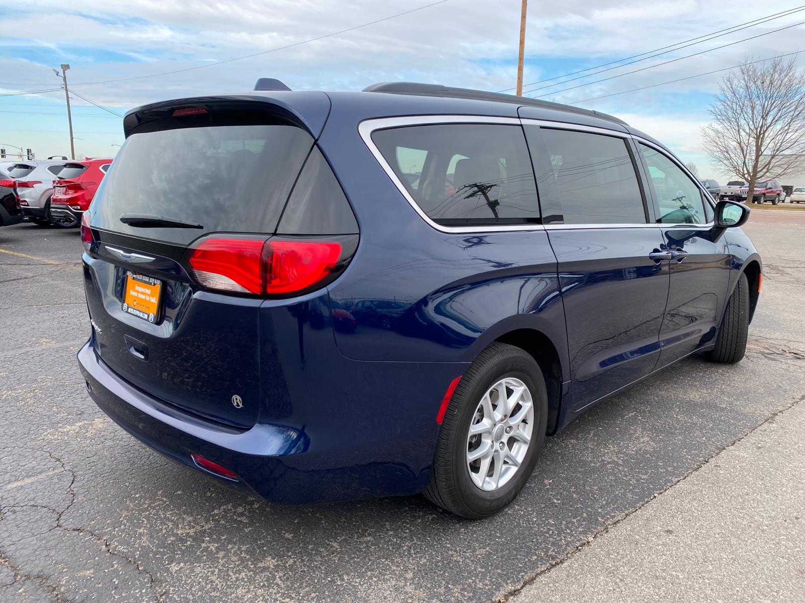 2020 chrysler voyager lxi van passenger van