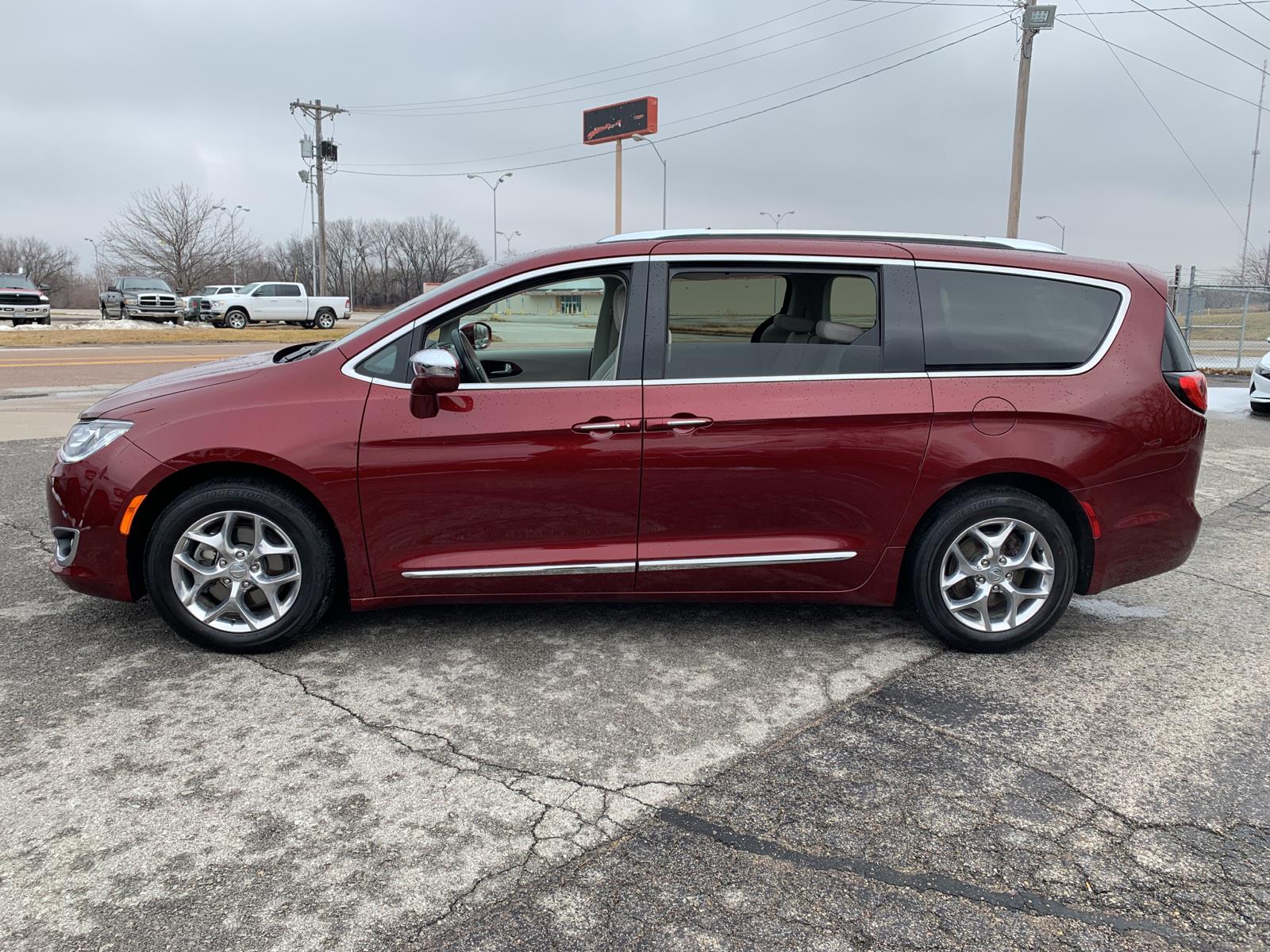 Pre-Owned 2019 Chrysler Pacifica Limited Passenger Van In #CS20030A ...