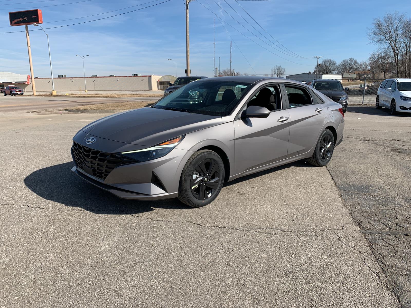 New 2021 Hyundai Elantra SEL Sedan in #HS21082 | Reed Automotive