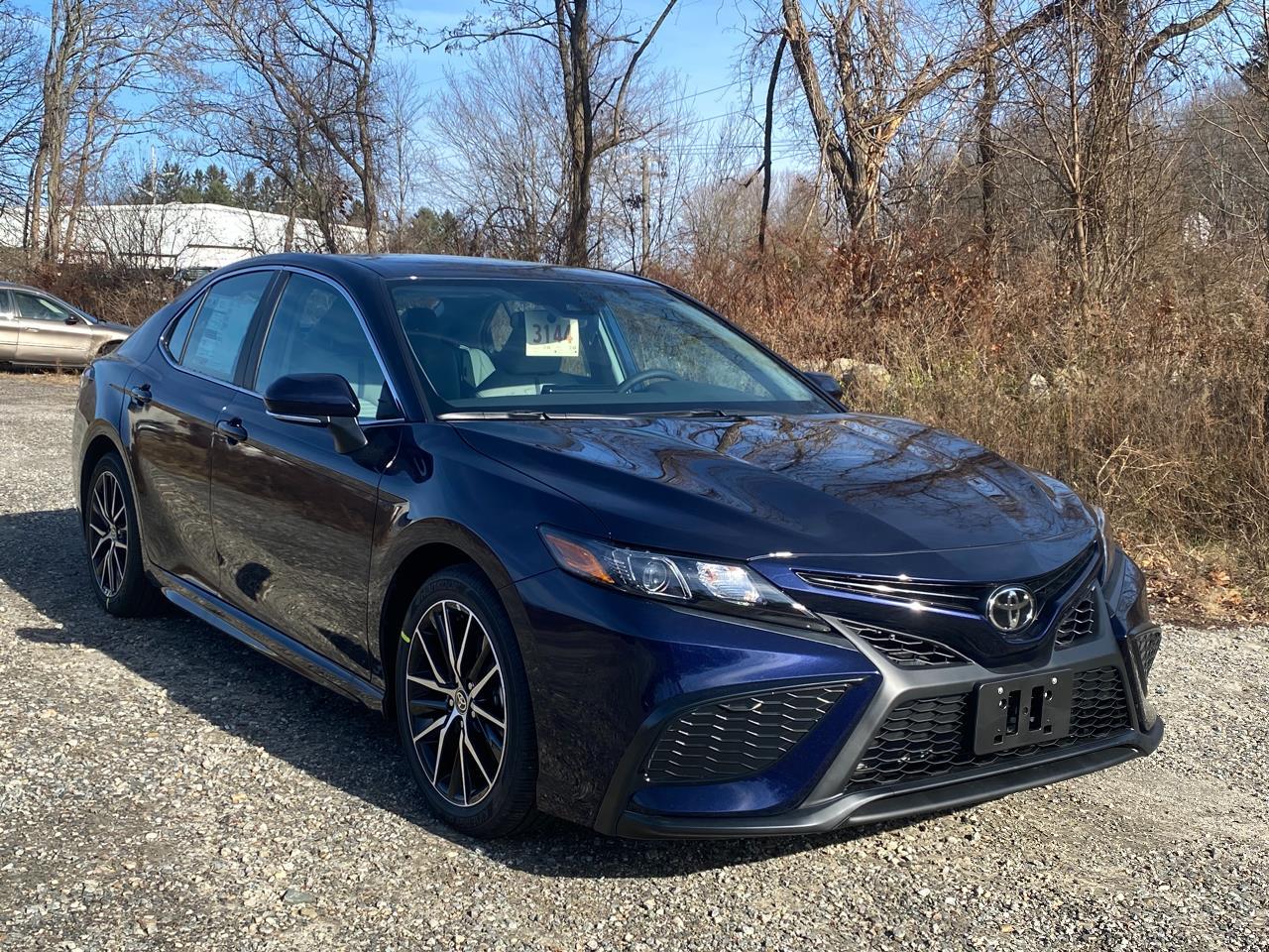 Фото toyota camry 2021